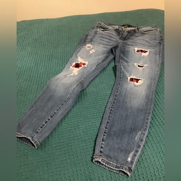 Judy Blue brand Distressed Skinny Fit Jeans with Buffalo Plaid back-patching - Picture 1 of 5